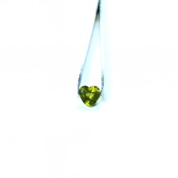 Facetově broušený olivín